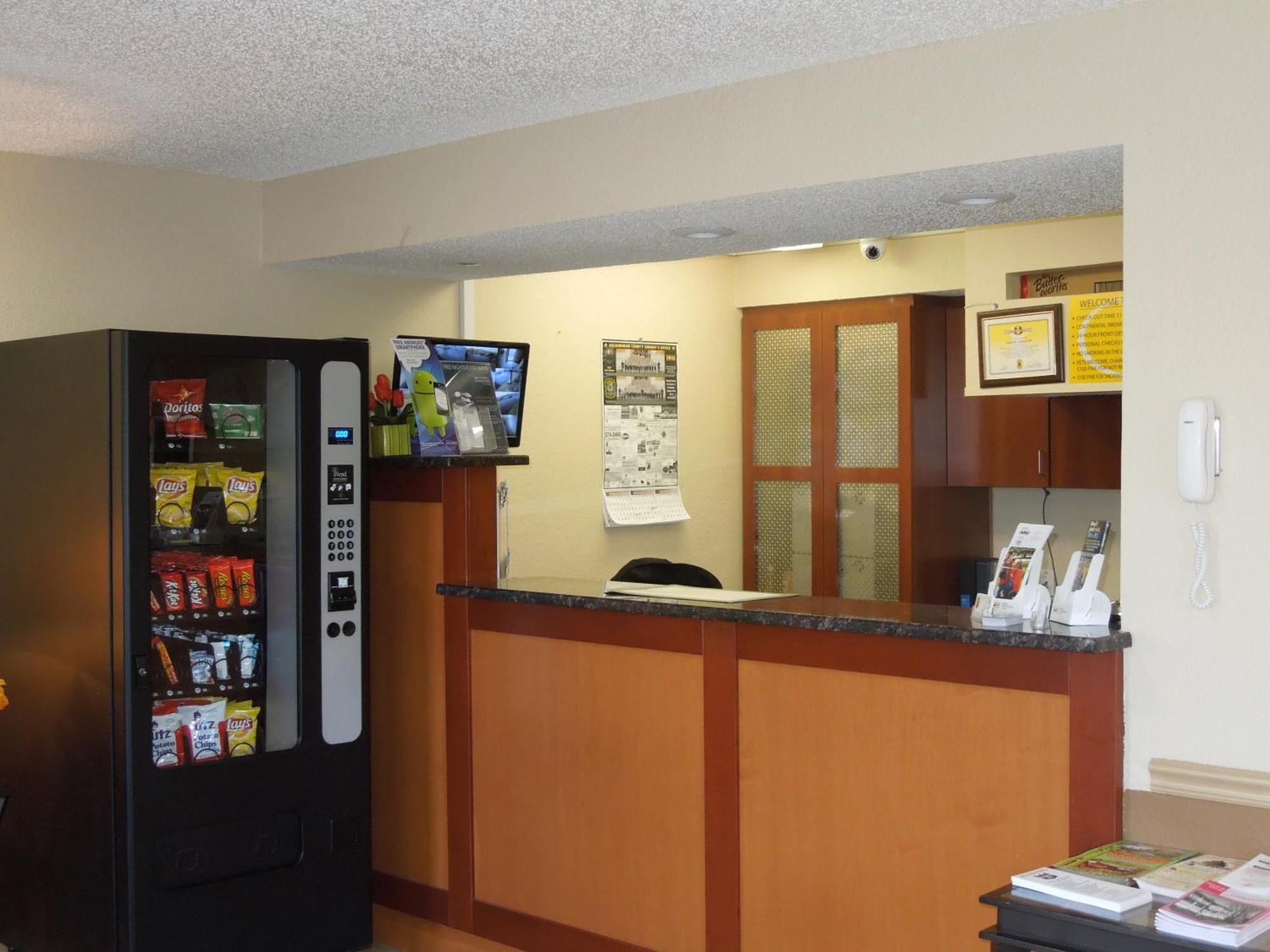 Motel Super 8 By Wyndham Harrisonburg Zewnętrze zdjęcie